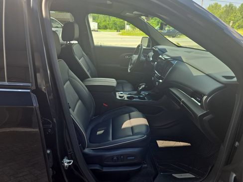 Certified 2024 Chevrolet Traverse Premier w/ Redline Edition FWD image 15