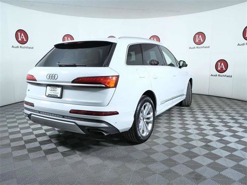 Used 2025 Audi Q7 3.0T Premium Plus image 8