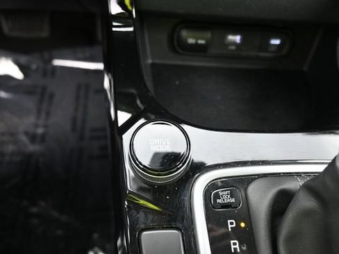Used 2025 Kia Seltos S FWD image 29