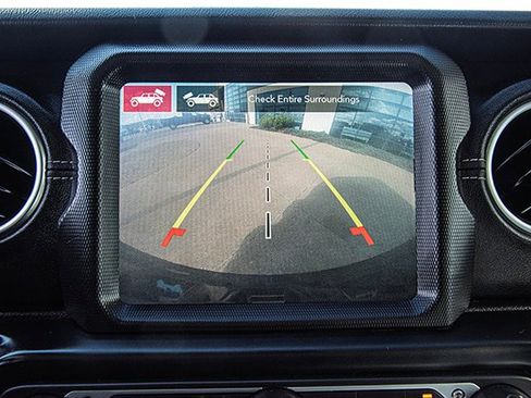 Used 2022 Jeep Wrangler Unlimited Sahara w/ Cold Weather Group image 13