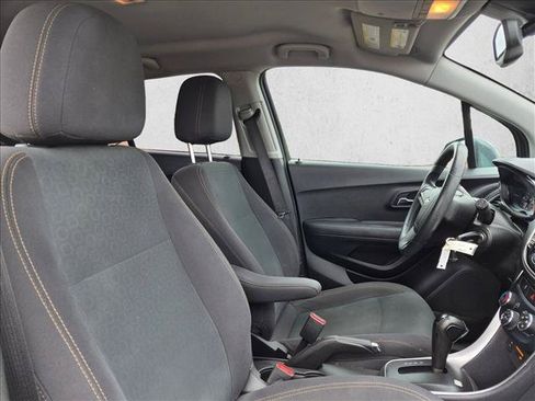 Used 2019 Chevrolet Trax LS w/ LPO, Protection Package FWD image 25