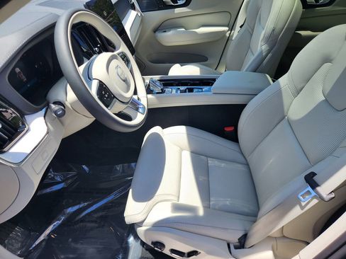 New 2026 Volvo XC60 B5 Ultra w/ Protection Package Premier AWD/4WD image 9
