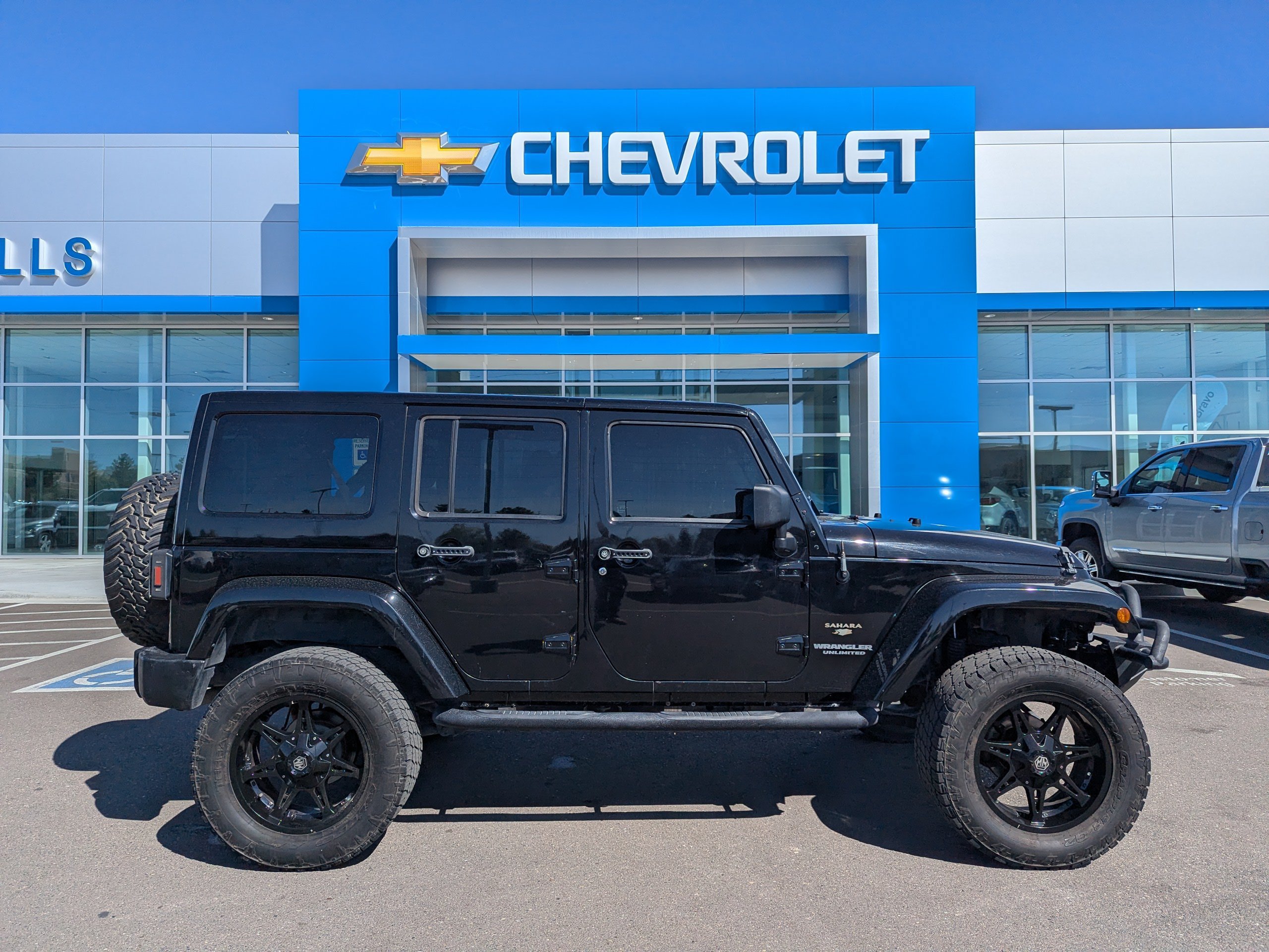 Used 2013 Jeep Wrangler Unlimited Sahara w/ Connectivity Group AWD/4WD image 32