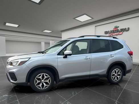 Used 2020 Subaru Forester Premium AWD/4WD image 8