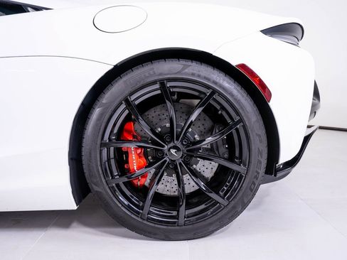 Used 2023 McLaren Artura RWD image 13