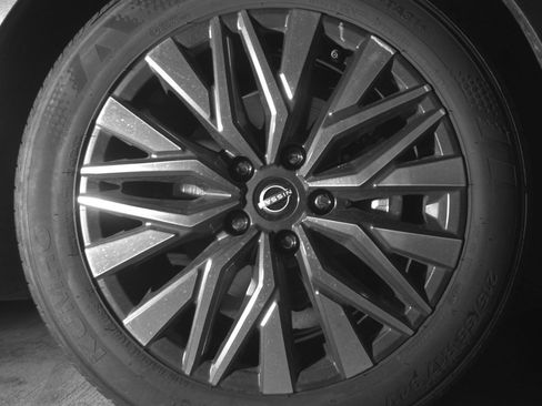 Used 2025 Nissan Altima 2.5 SV image 13