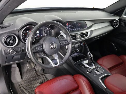 Used 2023 Alfa Romeo Stelvio Sprint RWD image 6