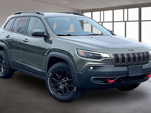 Used 2019 Jeep Cherokee Trailhawk image 13