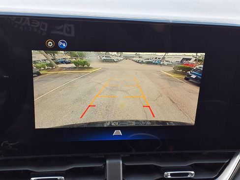 Used 2025 Chevrolet Equinox LT FWD image 4