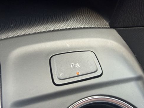 Used 2023 Chevrolet Equinox LT FWD image 19