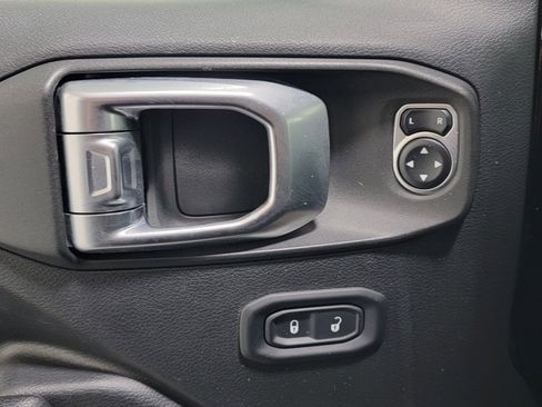 Used 2018 Jeep Wrangler Unlimited Sport S image 28