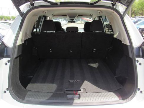 Used 2024 Nissan Rogue SV AWD/4WD image 5
