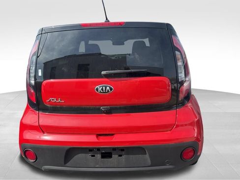 Used 2018 Kia Soul + FWD image 12