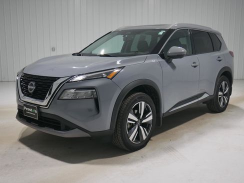 Used 2023 Nissan Rogue SL image 1