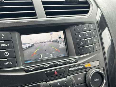 Used 2018 Ford Explorer XLT image 17