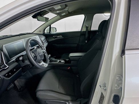 Used 2024 Kia Sportage LX image 13