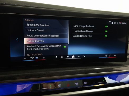 Used 2025 BMW 760i xDrive w/ Executive Package image 31