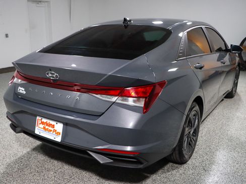 Used 2023 Hyundai Elantra SEL w/ Cargo Package FWD image 7