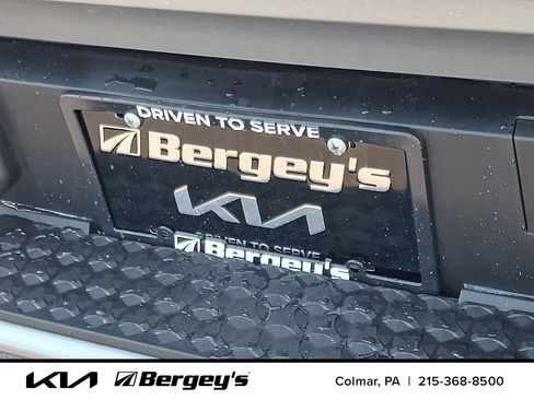 Used 2023 Chevrolet Colorado LT RWD image 32