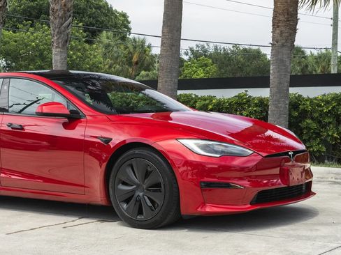Used 2022 Tesla Model S AWD/4WD image 10