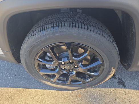 New 2026 Jeep Compass Latitude image 19