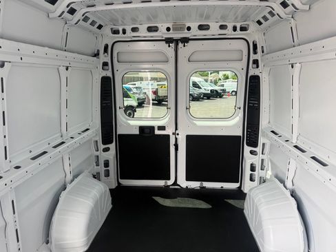 Used 2024 RAM ProMaster 2500 FWD image 52