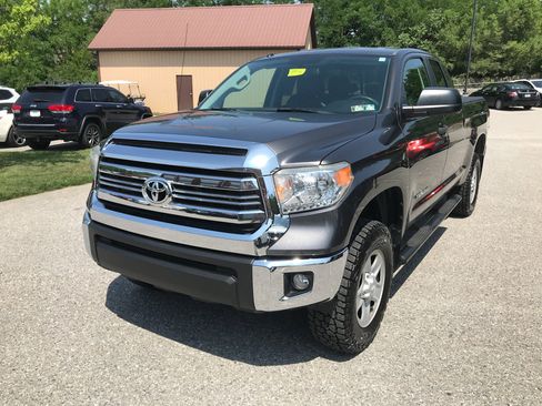 Used 2016 Toyota Tundra SR5 AWD/4WD image 4
