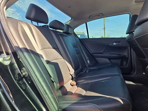 Used 2015 Honda Accord Touring image 16