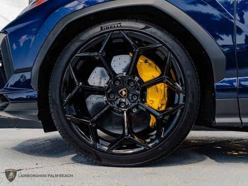 Used 2024 Lamborghini Urus Performante AWD/4WD image 27