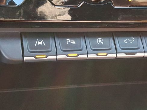 Used 2023 GMC Sierra 1500 Denali Ultimate image 25