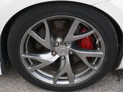 Used 2016 Nissan 370Z Coupe RWD image 14