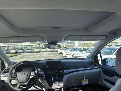 New 2026 Honda Odyssey EX-L image 11