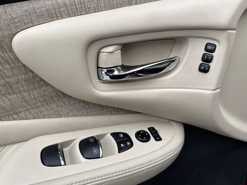 Used 2024 Nissan Murano SL image 10