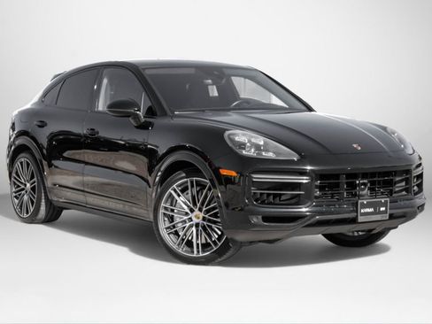 Used 2020 Porsche Cayenne Turbo image 4