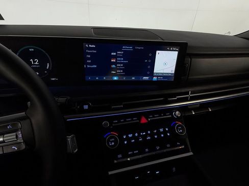 Used 2025 Hyundai Santa Fe Limited image 17