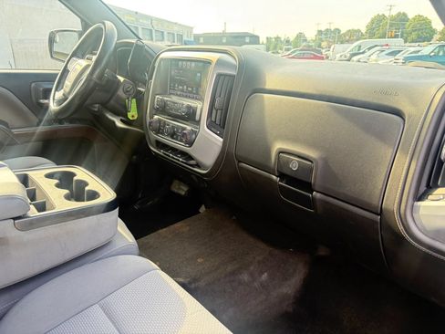 Used 2017 GMC Sierra 1500 SLE w/ SLE Value Package AWD/4WD image 36