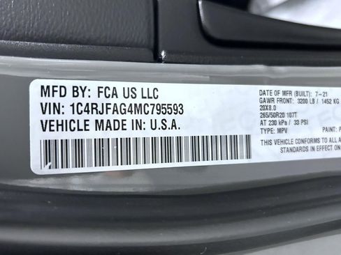 Used 2021 Jeep Grand Cherokee Laredo X AWD/4WD image 25