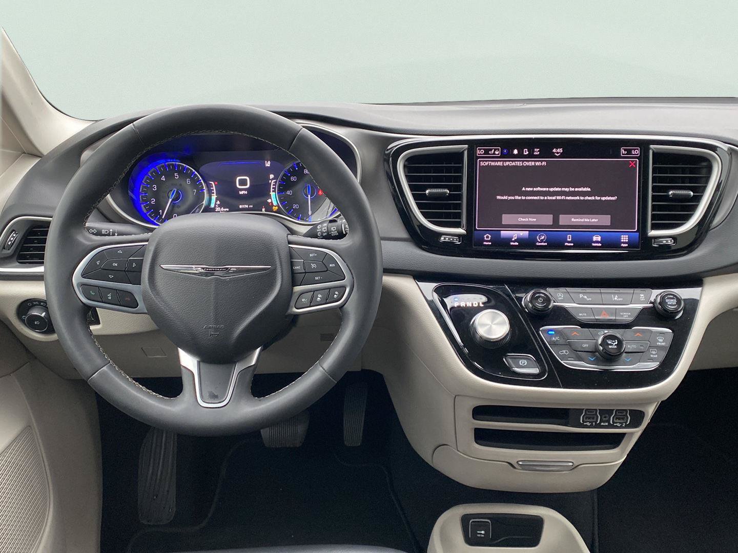 Used 2023 Chrysler Pacifica Touring-L FWD image 14