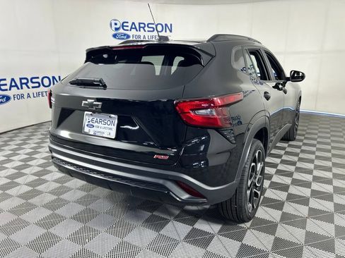 Used 2024 Chevrolet Trax RS w/ Driver Confidence Package FWD image 9