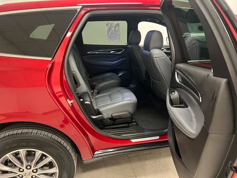 Used 2024 Buick Enclave Premium image 32
