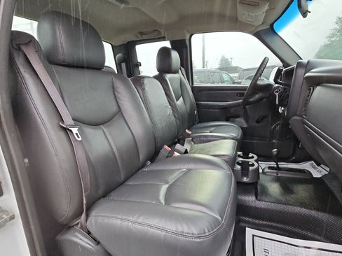 Used 2006 Chevrolet Silverado 2500 W/T image 31