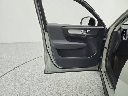 Certified 2024 Volvo XC40 B5 Core AWD/4WD image 41