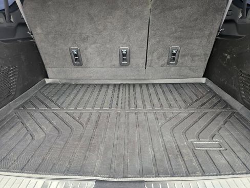 Used 2023 GMC Yukon XL AT4 w/ AT4 Premium Package image 33