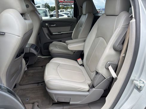 Used 2017 GMC Acadia Limited SLT FWD image 9