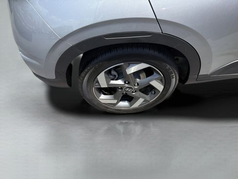 Used 2025 Hyundai Venue SEL FWD image 37