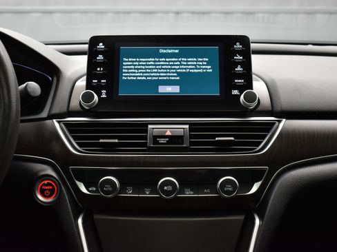 Used 2018 Honda Accord EX image 16