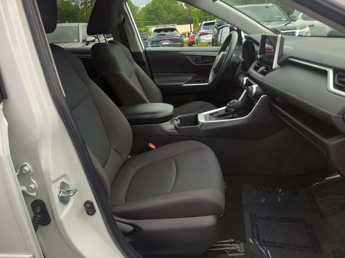 Certified 2023 Toyota RAV4 LE AWD/4WD image 17