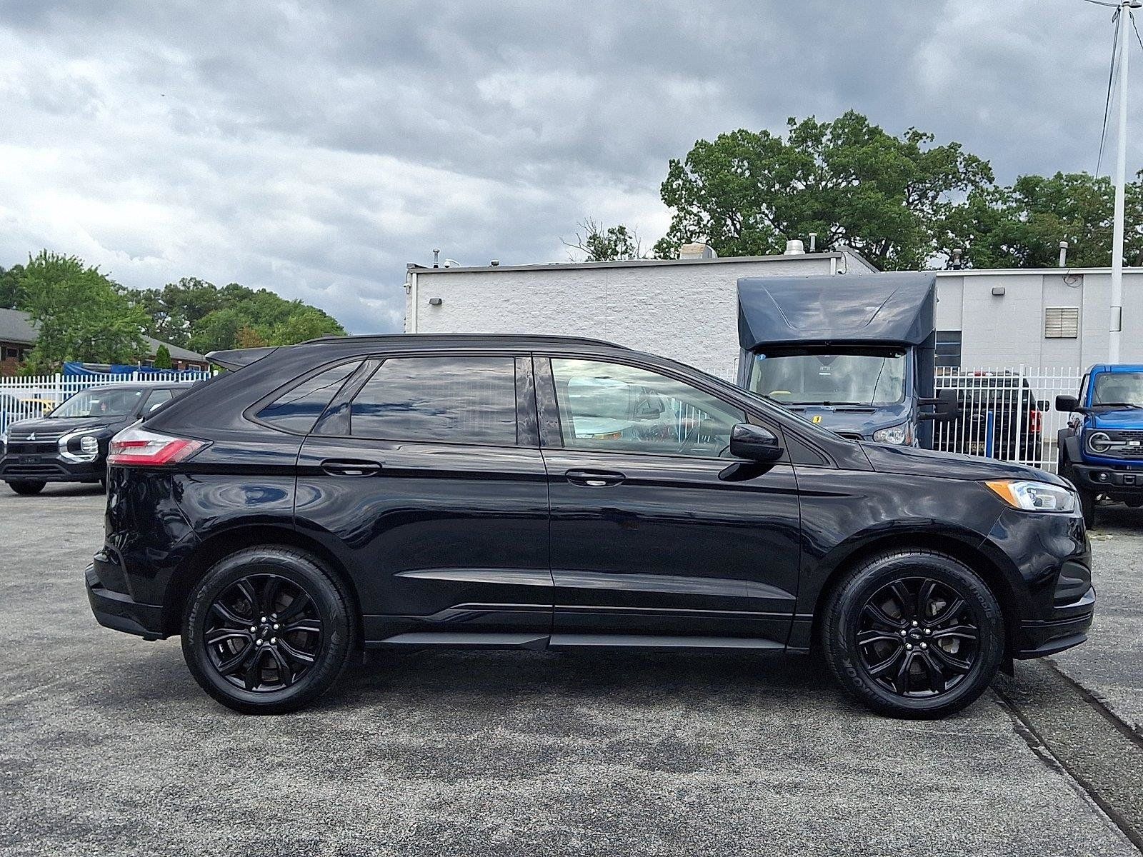 Certified 2022 Ford Edge SE w/ Black Appearance Package AWD/4WD image 8