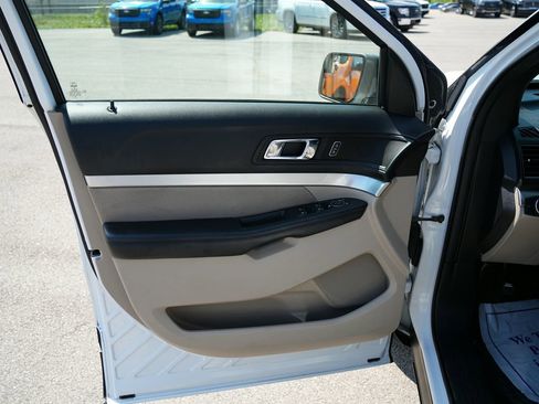 Used 2019 Ford Explorer FWD image 16