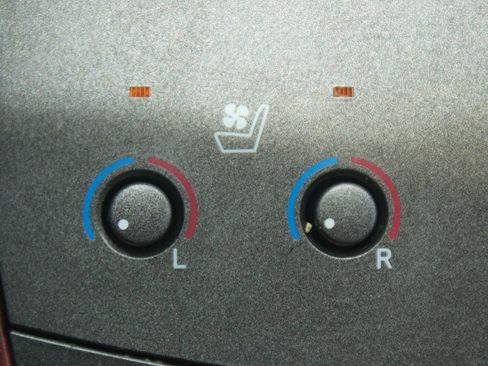 Used 2011 Toyota Avalon Limited FWD image 9